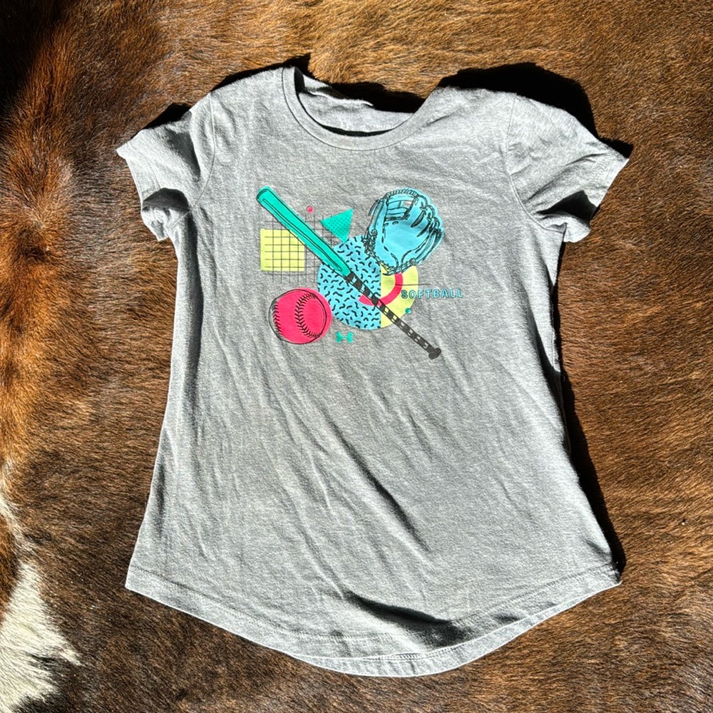 Under armour softball shirt. Girls S